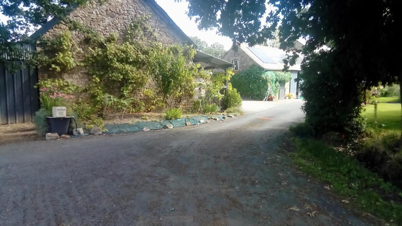 Bed and Breakfast Bienvenue Chez Joelle Et Andre Au 207 Balaze Exterior foto